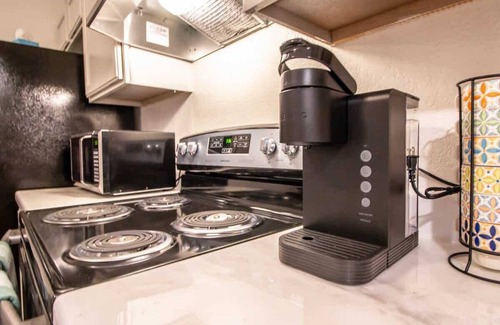 Lubbock Casa | Frankford Townhomes "C" - Central/Garage/Sleeps 4