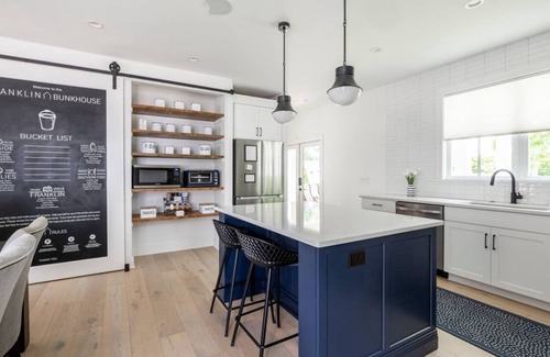 Franklin Casa | Franklin Bunkhouse- New Home in Historic Franklin