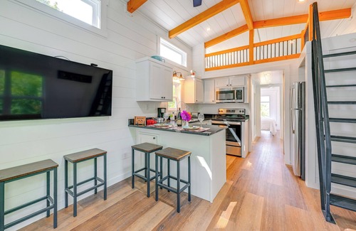 Franklin Cabaña | Franklin Cottage: Deck w/ Blue Ridge Mtn Views!