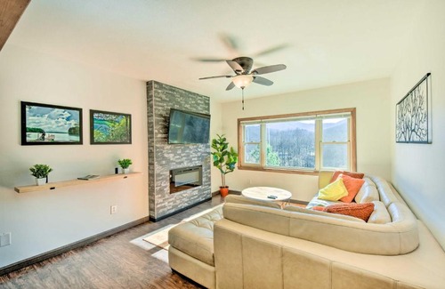 Franklin Casa | Franklin Home with Hot Tub and Mtn Views!