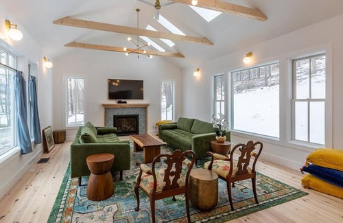 Manchester Casa | Franklin luxury Chalet w/guest house