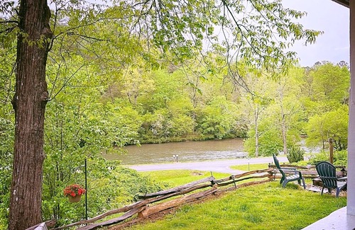 Franklin Cabina | Franklin North Carolina Cozy Cabin on Little Tennessee River.