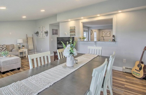 Franklin Casa | Franklin Waterfront Home: Kayaks & Boat House