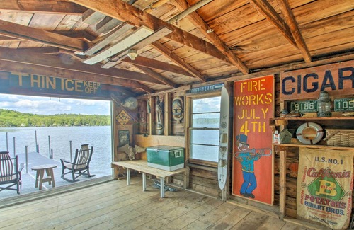 Franklin Casa | Franklin Waterfront Home: Kayaks & Boat House
