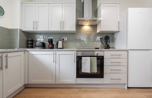 Bootle Casa | Franks house. 3 Bedroom house, sleeps 5. Just refurbished. Long stays welcome