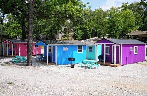 Sunrise Beach Cabina | Franky and Louie's Turquoise Cabin 3