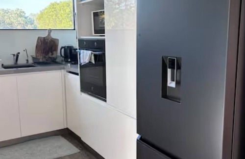 River Heads Cabina | Fraser Coast, Modern Container Home + Cabin, Pool, Pets ok, Boat Ramp 5min