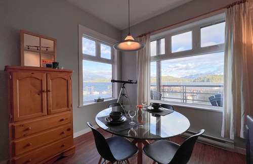 Tofino Condominio | Fred Tibbs #10-Ocean View, D.T, Fireplace, Pets