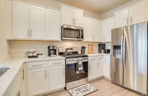 Frederick Casa | Frederick Townhome w/ Balcony, Close to Parks!
