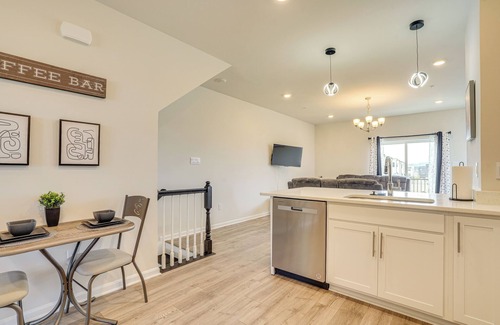 Frederick Casa | Frederick Townhome w/ Balcony, Close to Parks!