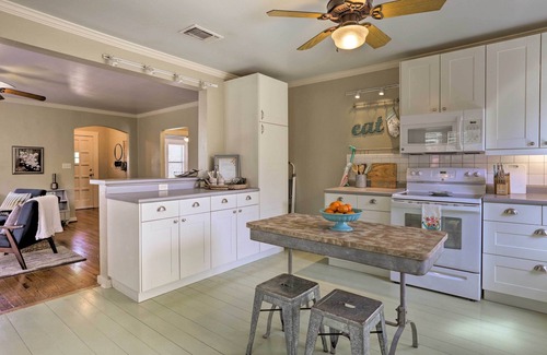 Fredericksburg Cabaña | ¡NUEVO! Fredericksburg Cottage - 2 cuadras de Main St!