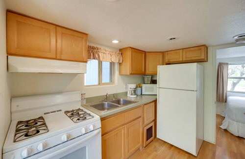 Fredericksburg Cabina | Fredericksburg Cabin Rental on a 27-Acre Winery!