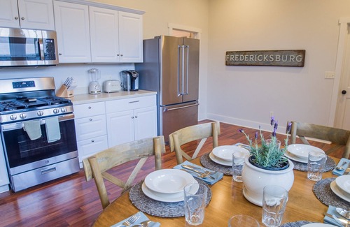 Fredericksburg Cabaña | Fredericksburg Cottage 0.6 miles to Main Street