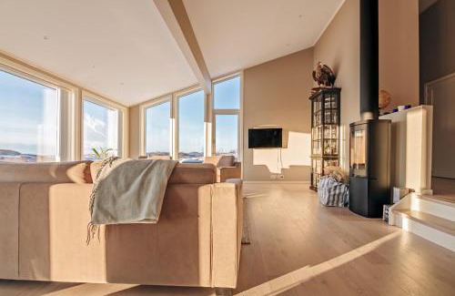 Laukvik Casa | Fredheim, cabin with amazing view!