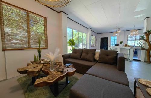 Santa Fe Apartamento | Fredo's Guest House at Pangpang Bar & Restaurant