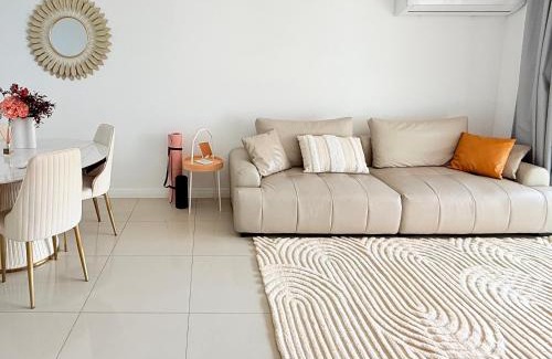 Mascot Apartamento | Free AC,Wifi & Parking, Close Shopping and station