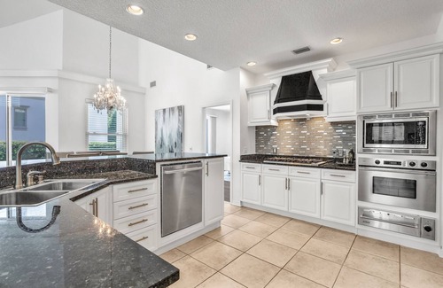 Avalon Beach Estates Casa | Free Activities! Avalon Beach Estates! 30 Paginet Road!