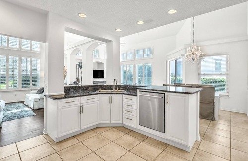 Avalon Beach Estates Casa | Free Activities! Avalon Beach Estates! 30 Paginet Road!