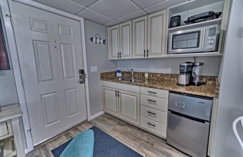 Long Beach Condominio | Free Beach Chair/Umbrella Service! Tower 4-307E Long Beach Resort