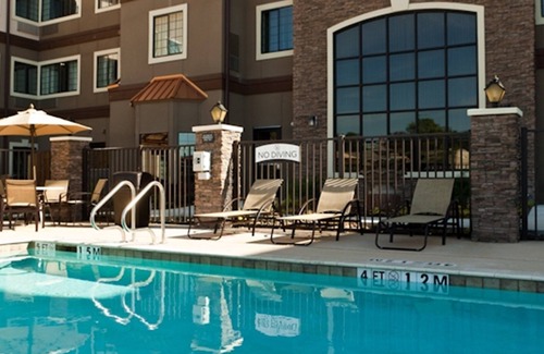 Aldine Condominio | Desayuno bufé gratuito + piscina al aire libre + bañera de hidromasaje | Suite Moderna