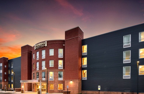 Marquette Apartamento | Desayuno buffet gratis. El centro de Marquette. ¡Cerca de la Universidad del Norte de Michigan!
