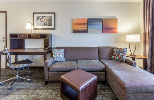 Davenport Apartamento | Free Breakfast, Free Wi-Fi, Indoor Pool | Studio with Roll in Shower
