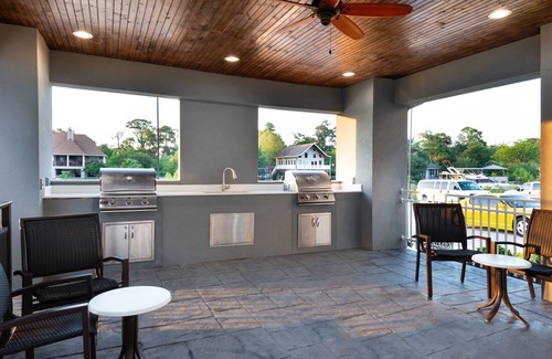 Lake Charles Condominio | Desayuno gratis. Piscina al aire libre. Gimnasio. Perfecto para tu próximo viaje!