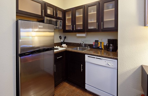 Fairfield Apartamento | Free Breakfast. Pool & Hot Tub. Close to Napa Valley Wine Country.
