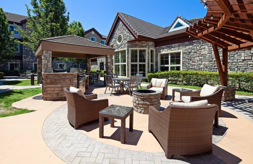 Fairfield Apartamento | Free Breakfast. Pool & Hot Tub. Close to Napa Valley Wine Country.