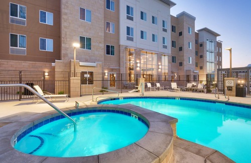 Lehi Apartamento | Free Breakfast. Pool & Hot Tub. Gym. Near Traverse Mountain Shopping Center!