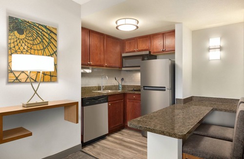 Tampa Condominio | ¡Suite equipada para negocios u ocio! Centro de negocios 24h + desayuno gratis