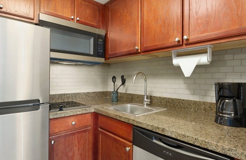 Tampa Condominio | ¡Suite equipada para negocios u ocio! Centro de negocios 24h + desayuno gratis