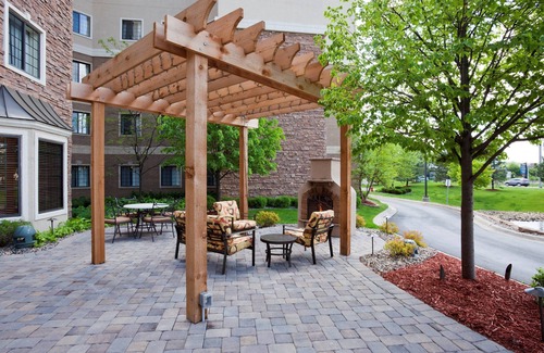 West Bloomington Apartamento | Desayuno gratis. Piscina y jacuzzi. Transporte gratuito al centro comercial de América. ¡Ideal para viajeros de negocios!