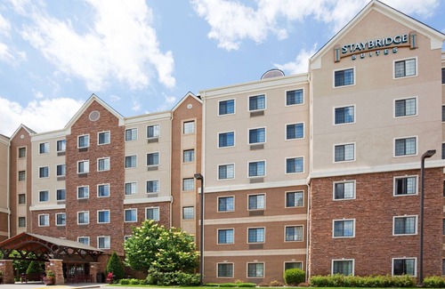 West Bloomington Apartamento | Desayuno gratis. Piscina y jacuzzi. Transporte gratuito al centro comercial de América. ¡Ideal para viajeros de negocios!