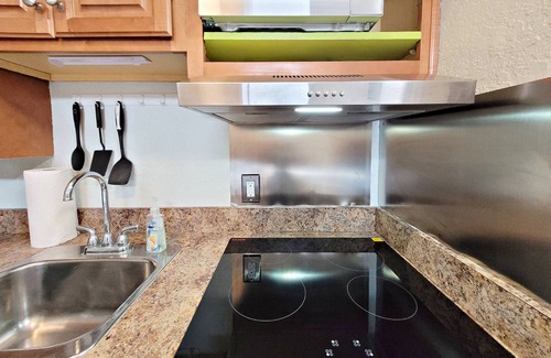 Daytona Beach Shores Condominio | FREE DAILY ACTIVITIES! Corner Unit w/Private Balcony to Catch the Action Overlooking City & Ocean!