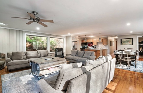 Pittman Center Cabina | Free Dollywood Tix/Spacious/Dog Friendly/Firepit
