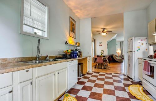 Metropolitan Casa | Free Early Check-In or Late Check-Out - Stylish Home Near DT & River St - 2 King Beds - Massage Chair - Games
