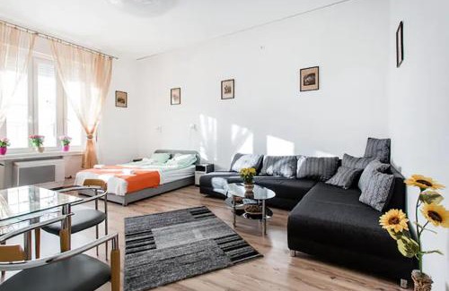 Csarnok negyed Apartamento | FREE GARAGE! Downtown apartment near the NEW YORK coffee house