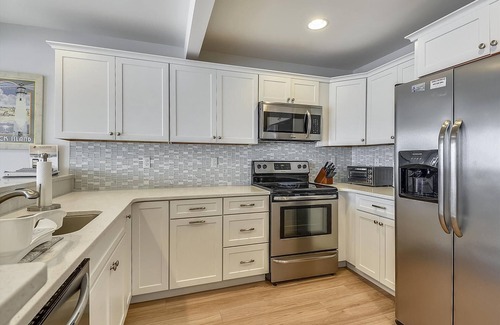 Fenwick Island Condominio | ¡¡¡ACTIVIDADES DIARIAS GRATIS !!! Increíble condominio frente al mar ubicado justo al norte de Fenwick Island State Park ha sido completamente renovado para la temporada de verano de 2017!