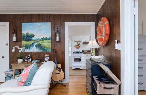 Tybee Island Cabaña | FREE Golf Cart, Bikes & Kayaks~ Luxe, King BR, Tidal Creek Retreat, PRIVATE Dock