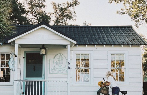 Tybee Island Cabaña | FREE Golf Cart, Bikes & Kayaks~ Luxe, King BR, Tidal Creek Retreat, PRIVATE Dock