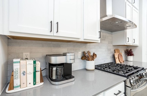 Westfield Casa | Free Golf Cart! Luxe Townhome Near Grand Park!