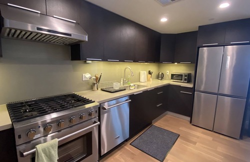 Wilshire Center Apartamento | Free indoor Parking in Downtown Los Angeles.