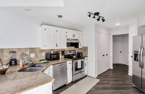 Rowlett Casa | FREE Kayak Rental Home w/ Firepit and Gameroom