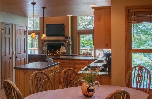 Redgranite Cabina | Free nite w/wknd off season lakehome boats pier fireplace hottub sand beach raft