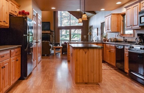 Redgranite Cabina | Free nite w/wknd off season lakehome boats pier fireplace hottub sand beach raft