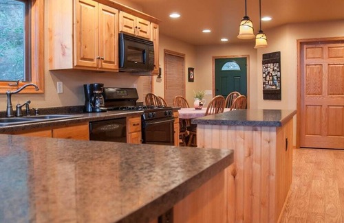 Redgranite Cabina | Free nite w/wknd off season lakehome boats pier fireplace hottub sand beach raft