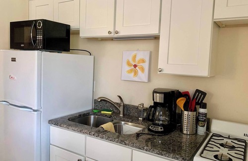 Lower East Side Cama Y Desayuno | Free Parking 1 BR near Downtown & Brady St