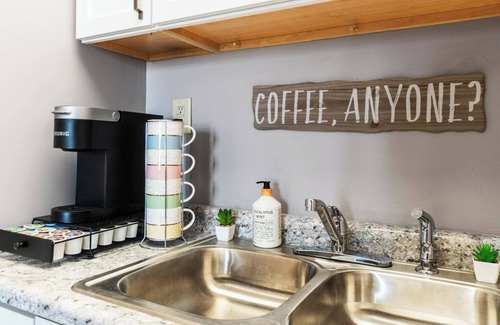 Fort Wayne Apartamento | Free Parking at this Downtown Apt