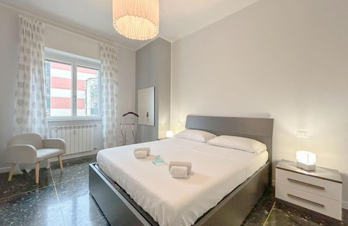 Savona Apartamento | Free Parking - Elegante Casa con WiFi -SmartTv